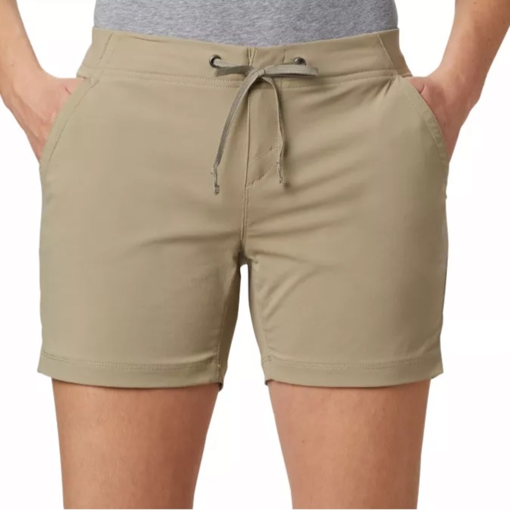 Columbia khaki shorts